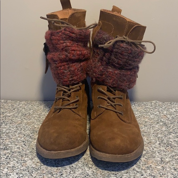 Suede lace up boots - with removable ankle warmers - Picture 2 of 6